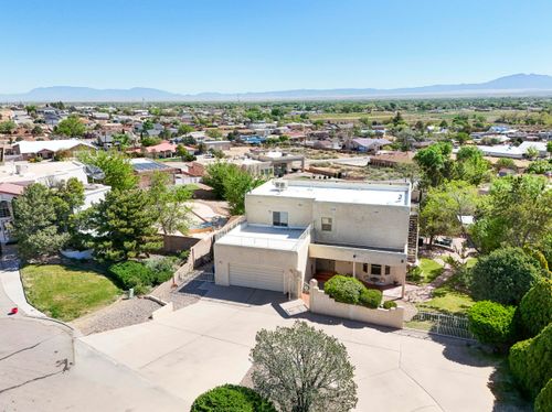 980 Hillside Cir Sw, Los Lunas, NM, 87031-6106 | Card Image