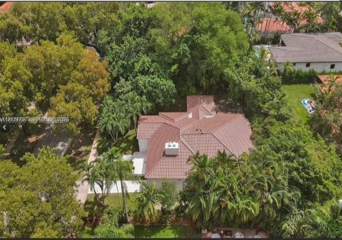 528 Sevilla Ave, Coral Gables, FL, 33134-5715 | Card Image