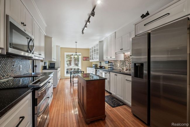 1339 Knollcrest Cir, Condo with 3 bedrooms, 3 bathrooms and null parking in Bloomfield Hills MI | Image 10