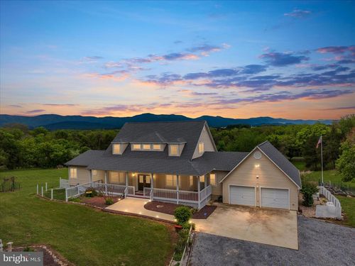 1050 Almond Dr, LURAY, VA, 22835-3527 | Card Image