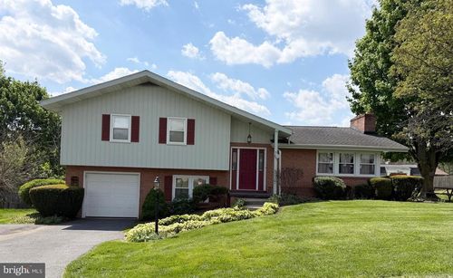 903 Fox Meadow Road, Chambersburg, PA, 17202 | Card Image