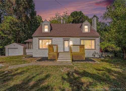 214 N Oak St, Clarksville, IN, 47129-2814 | Card Image