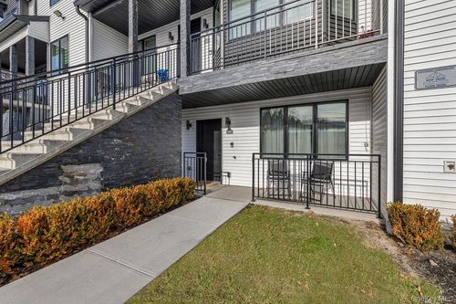 unit-102-14 Calvert Dr, Monsey, NY, 10952-2199 | Card Image