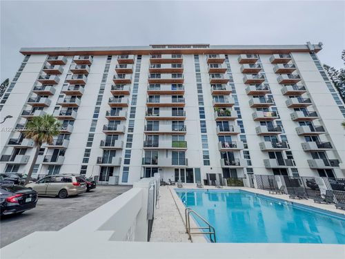 204-2075 Ne 164th St, North Miami Beach, FL, 33162-4167 | Card Image