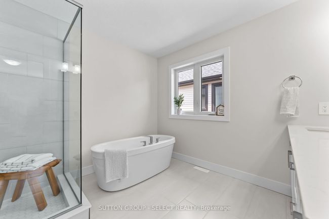 9 - 7966 Fallon Dr, House other with 4 bedrooms, 3 bathrooms and 2 parking in Granton ON | Image 11