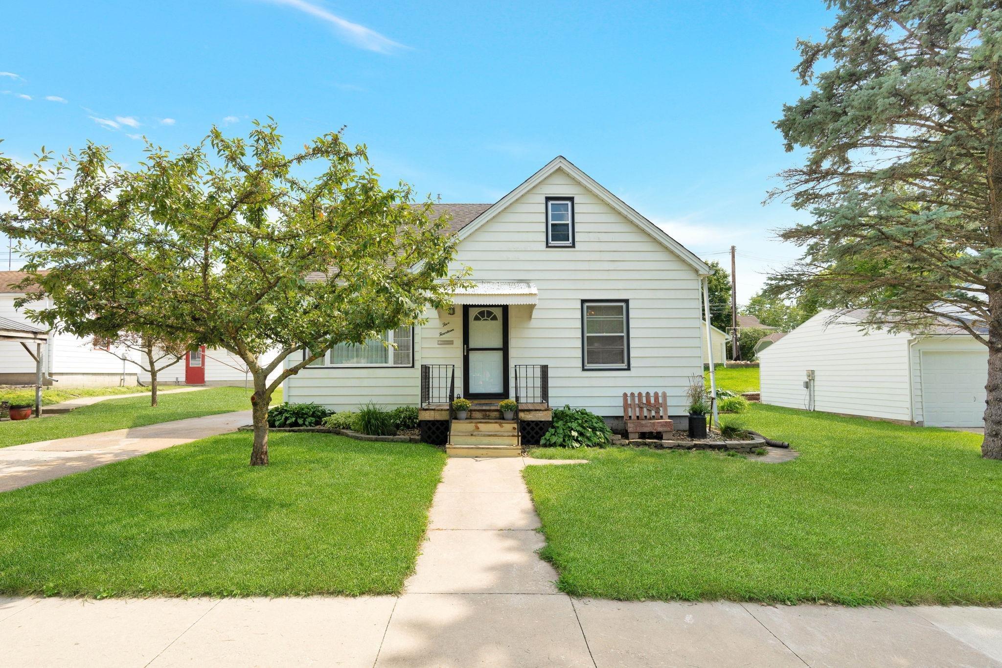 2nd Ave, Waverly, IA 50677