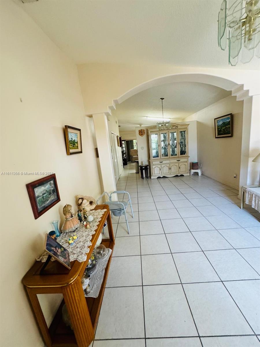 127th Ct, Miami, FL 33182