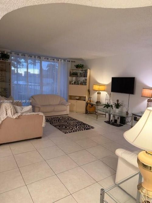 apt-201-100 Golden Isles Dr, Hallandale Beach, FL, 33009-5823 | Card Image