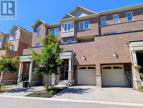 257 Harding Park St, Newmarket, ON, L3Y0E1 | Card Image