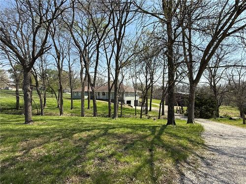 4248 Country Squire Rd, Oak Grove, MO, 64075-5477 | Card Image