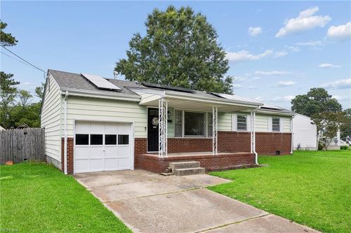 218 Mohican Dr, Portsmouth, VA, 23701-2426 | Card Image