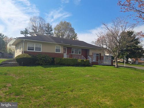 4032 Mercerville Quakerbridge Rd, Trenton, NJ, 08619-1007 | Card Image