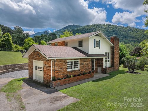 827 Oakdale Rd, Waynesville, NC, 28786-1788 | Card Image