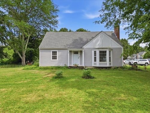 35 Anawan St, Rehoboth, MA, 02769-2804 | Card Image