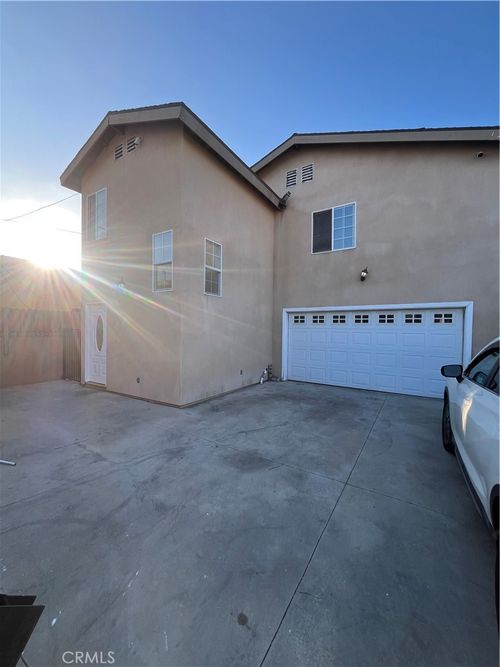 123 W 66th St, Los Angeles, CA, 90003-1810 | Card Image