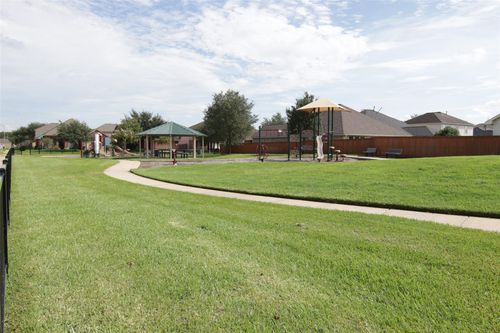 1018 Yorkshire Holw, Fresno, TX, 77545-7149 | Card Image