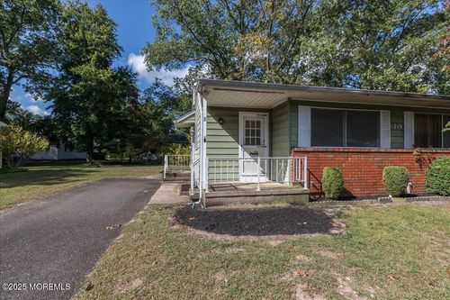 10 Virginia Dr, Whiting, NJ, 08759-1148 | Card Image