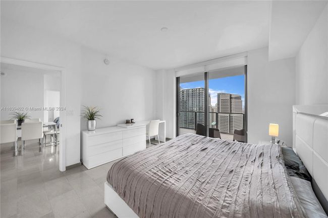 APT-3705 - 88 Sw 7 Th St, Condo with 2 bedrooms, 3 bathrooms and null parking in MIAMI FL | Image 24