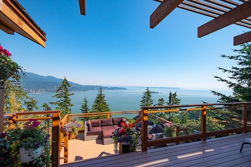 941 Valhalla Pl, Bowen Island, BC, V0N1G1 | Card Image