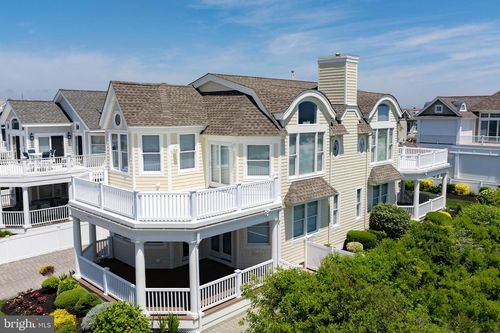 2 84th St, Stone Harbor, NJ, 08247-1717 | Card Image