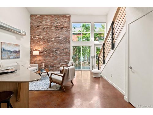 112-3033 Blake St, Denver, CO, 80205-2331 | Card Image