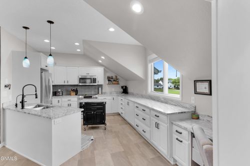 8600 S Fork Jct, Bismarck, ND, 58504-3082 | Card Image