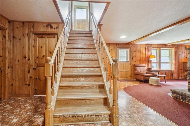 11988 6 Th Line, House other with 3 bedrooms, 2 bathrooms and 8 parking in Limehouse ON | Image 7