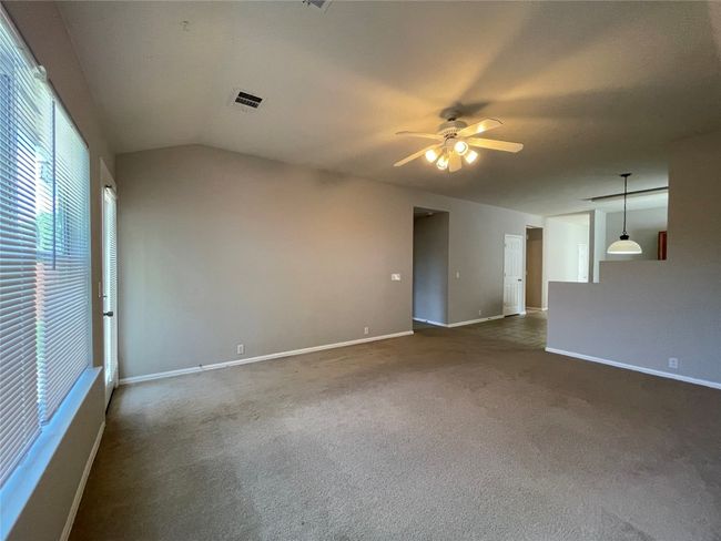 208 Spruce Dr, House other with 4 bedrooms, 2 bathrooms and 2 parking in Kyle TX | Image 6
