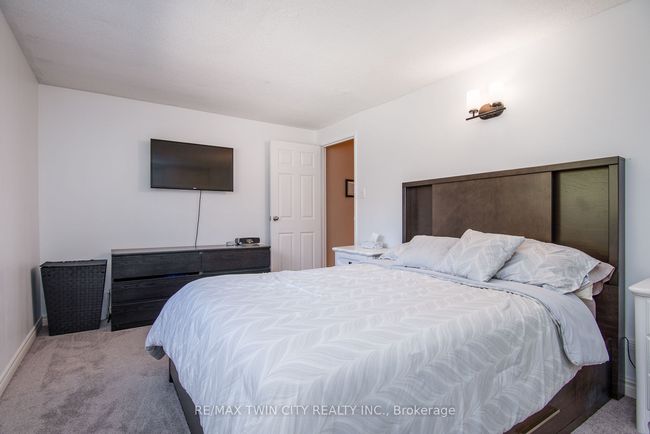 32 - 634 Strasburg Rd, Condo with 3 bedrooms, 2 bathrooms and 1 parking in Kitchener ON | Image 31
