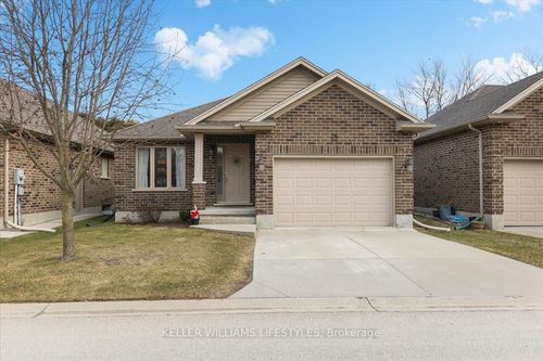 26-295 Mogg St, Strathroy, ON, N7G0C6 | Card Image