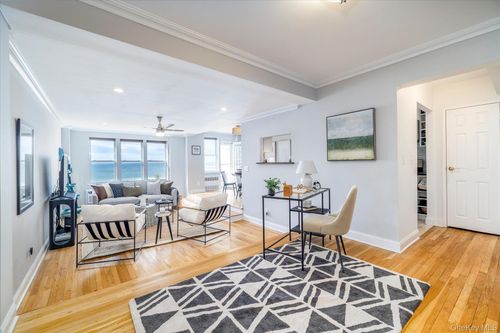 apt-6m-522 Shore Rd, Long Beach, NY, 11561-4557 | Card Image