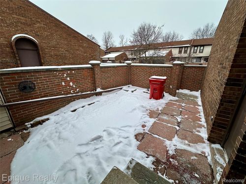 29161 Village Rd, Southfield, MI, 48034-1222 | Card Image