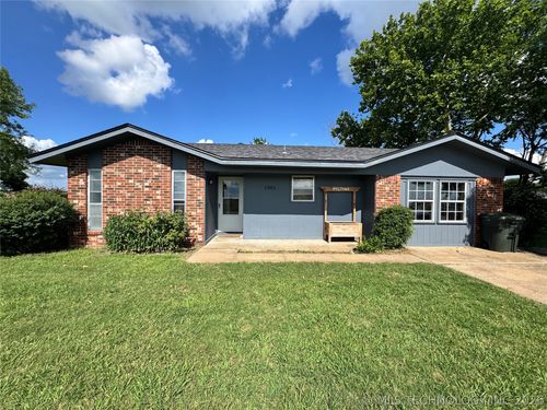 1001 S Choctaw St, Caddo, OK, 74729-2501 | Card Image