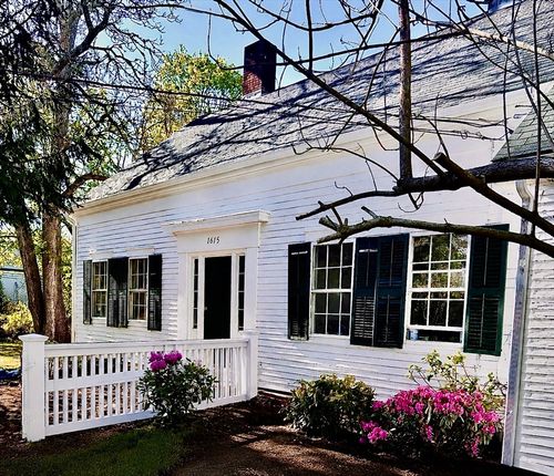 1015 Hortonville Rd, Swansea, MA, 02777-3615 | Card Image
