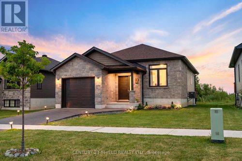 2296 Crewson Crt, Cornwall, ON, K6H0H9 | Card Image