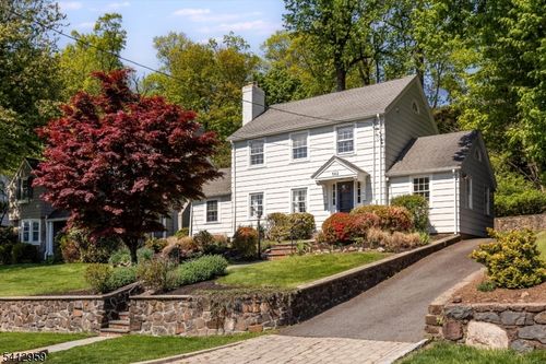 582 Highland Ave, Montclair, NJ, 07043-1206 | Card Image