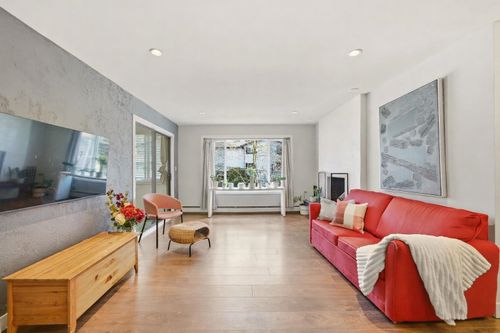 301-1381 Martin St, White Rock, BC, V4B3W6 | Card Image