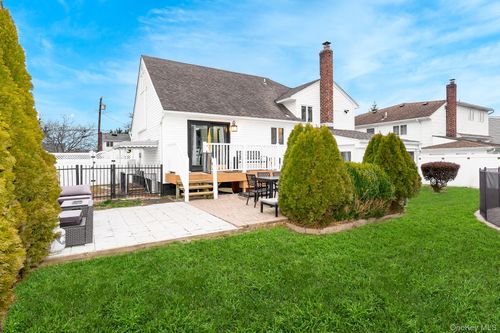 264 End Ave, Massapequa, NY, 11758-6415 | Card Image