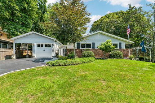 11 Bowman Ln, Kings Park, NY, 11754-2006 | Card Image