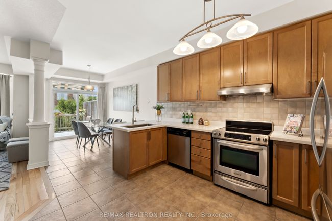 57 Littleriver Crt, House attached with 4 bedrooms, 4 bathrooms and 3 parking in Vaughan ON | Image 11