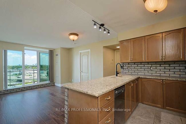 1203 - 2121 Lake Shore Blvd W, Condo with 1 bedrooms, 1 bathrooms and null parking in Etobicoke ON | Image 12