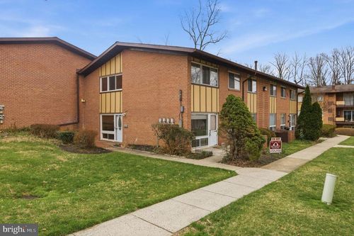 10161 Fair Woods Dr, FAIRFAX, VA, 22030-1719 | Card Image