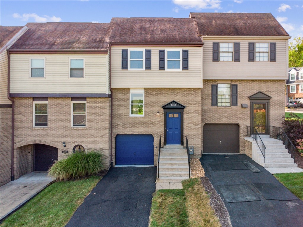 Dolores Dr, South Park, PA 15129