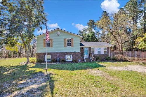 567 Johns Rd, Maxton, NC, 28364-7611 | Card Image