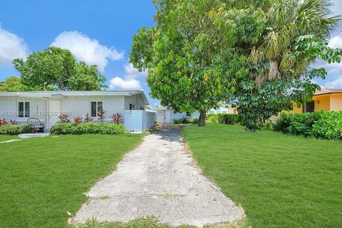 2925 Nw 63rd St, Miami, FL, 33147-7637 | Card Image