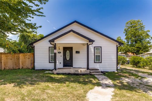 2805 Springdale Rd, Fort Worth, TX, 76111-2829 | Card Image