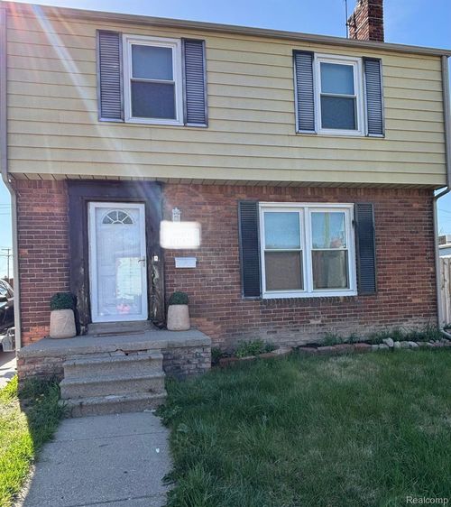 3070 Ewald Cir, Detroit, MI, 48238-3119 | Card Image