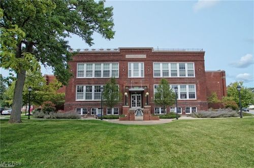 unit-5-7482 Center St, Mentor, OH, 44060-5845 | Card Image