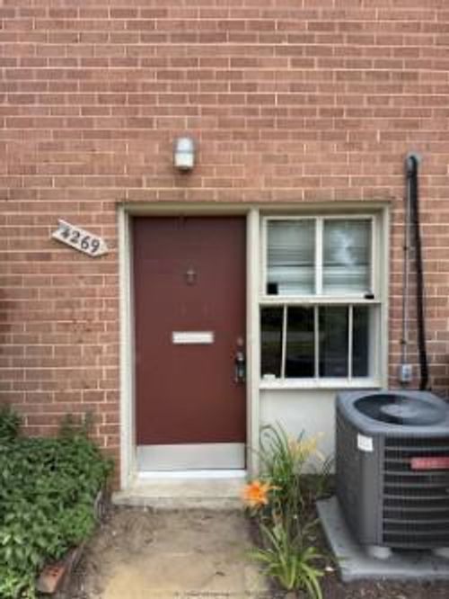 4269 Americana Dr, ANNANDALE, VA, 22003-4702 | Card Image