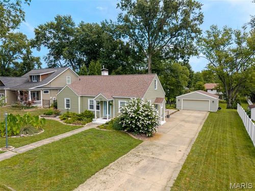 226 Circle Dr, Edwardsville, IL, 62025-2406 | Card Image